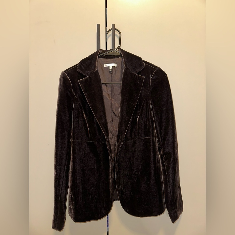 VINCE. Elegant Black Velvet Women's Blazer size 4